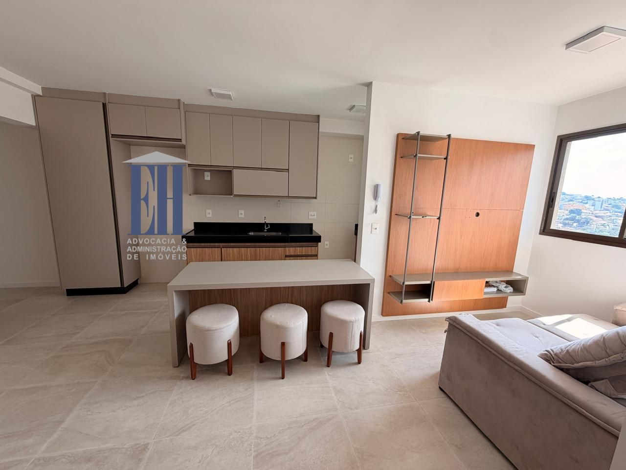 Apartamento 2 quartos semi-mobiliado, 2 vagas e vista panorâmica no Buritis
