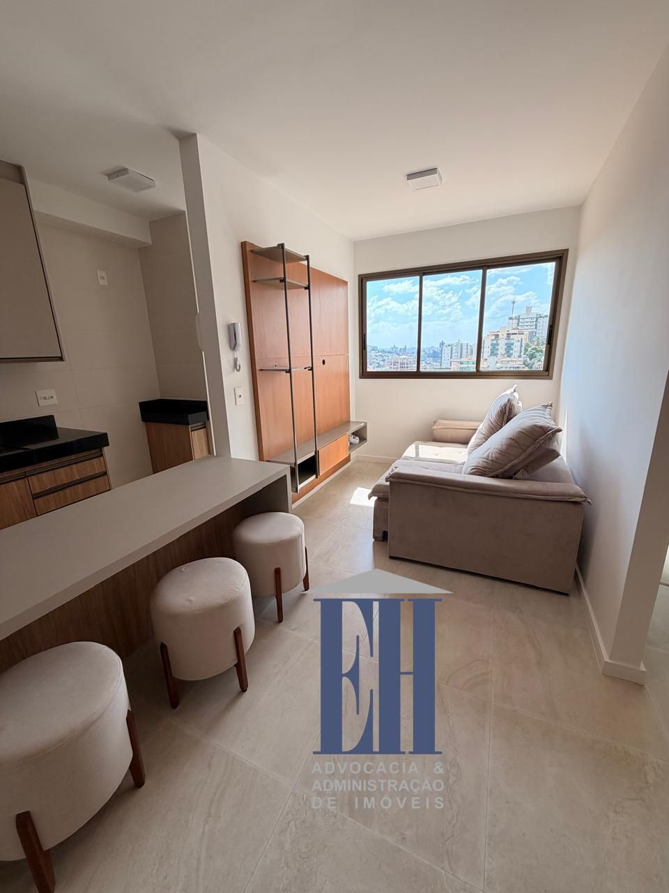 Apartamento 2 quartos semi-mobiliado, 2 vagas e vista panorâmica no Buritis