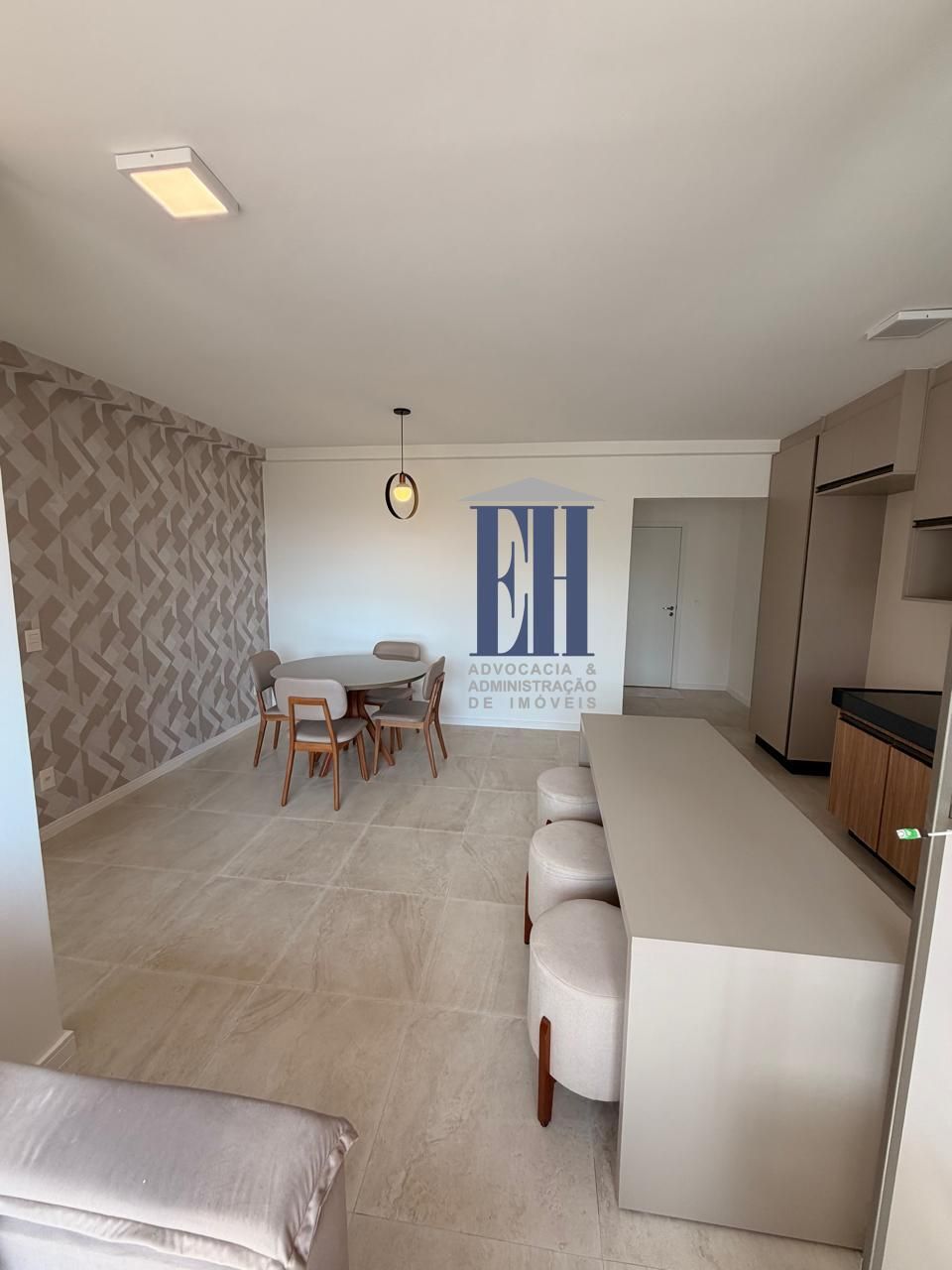 Apartamento 2 quartos semi-mobiliado, 2 vagas e vista panorâmica no Buritis