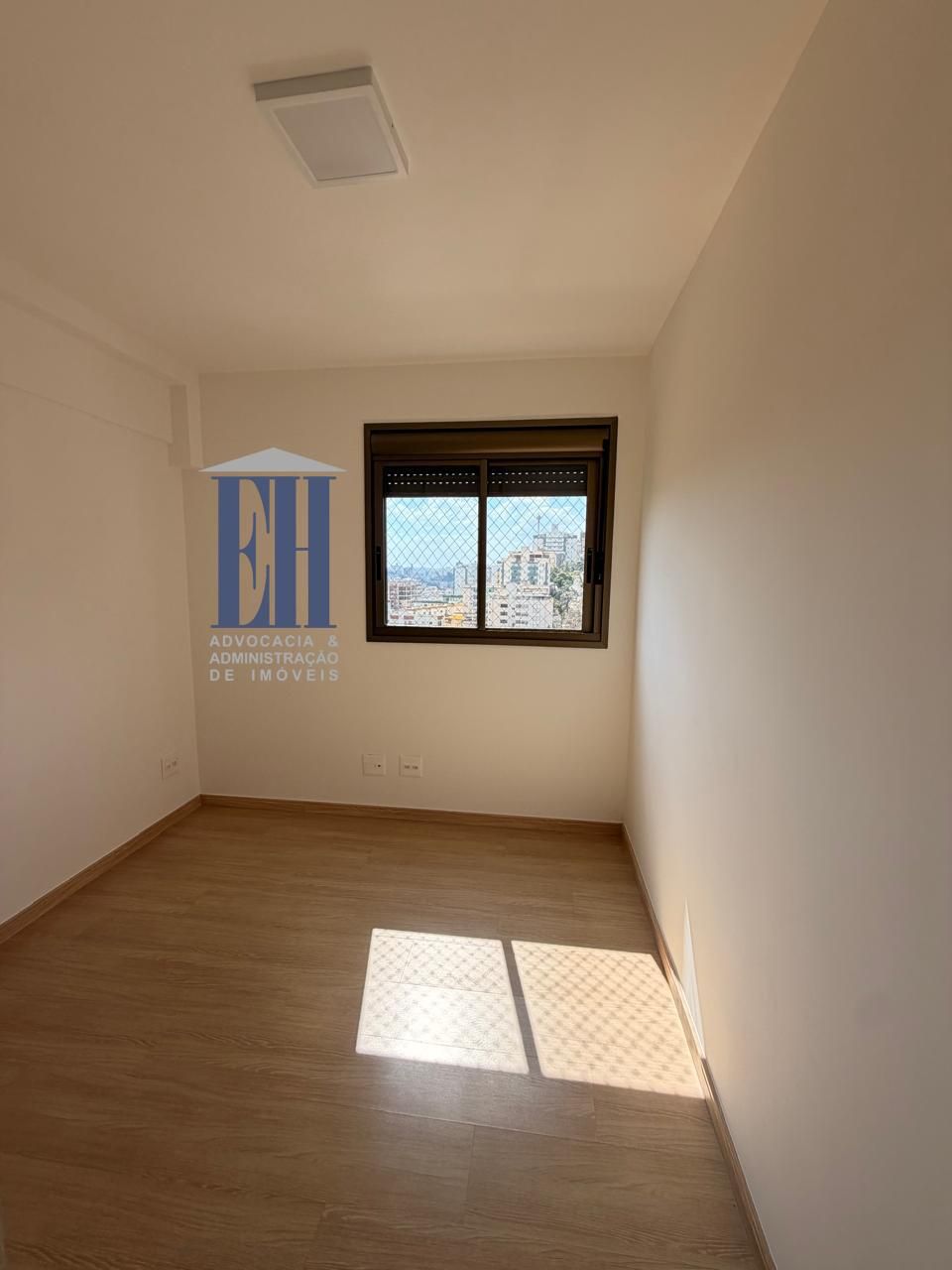 Apartamento 2 quartos semi-mobiliado, 2 vagas e vista panorâmica no Buritis