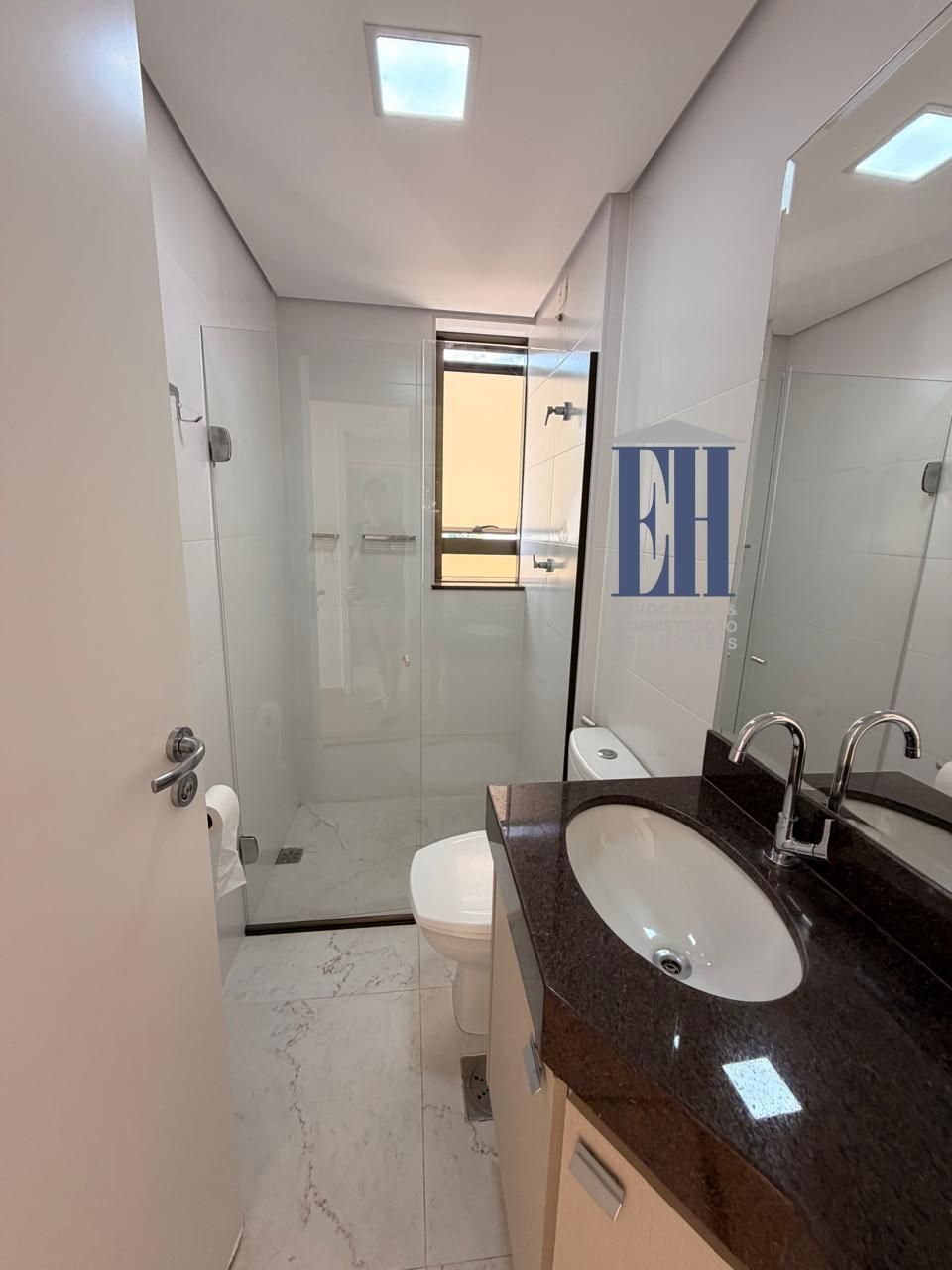 Apartamento 2 quartos semi-mobiliado, 2 vagas e vista panorâmica no Buritis