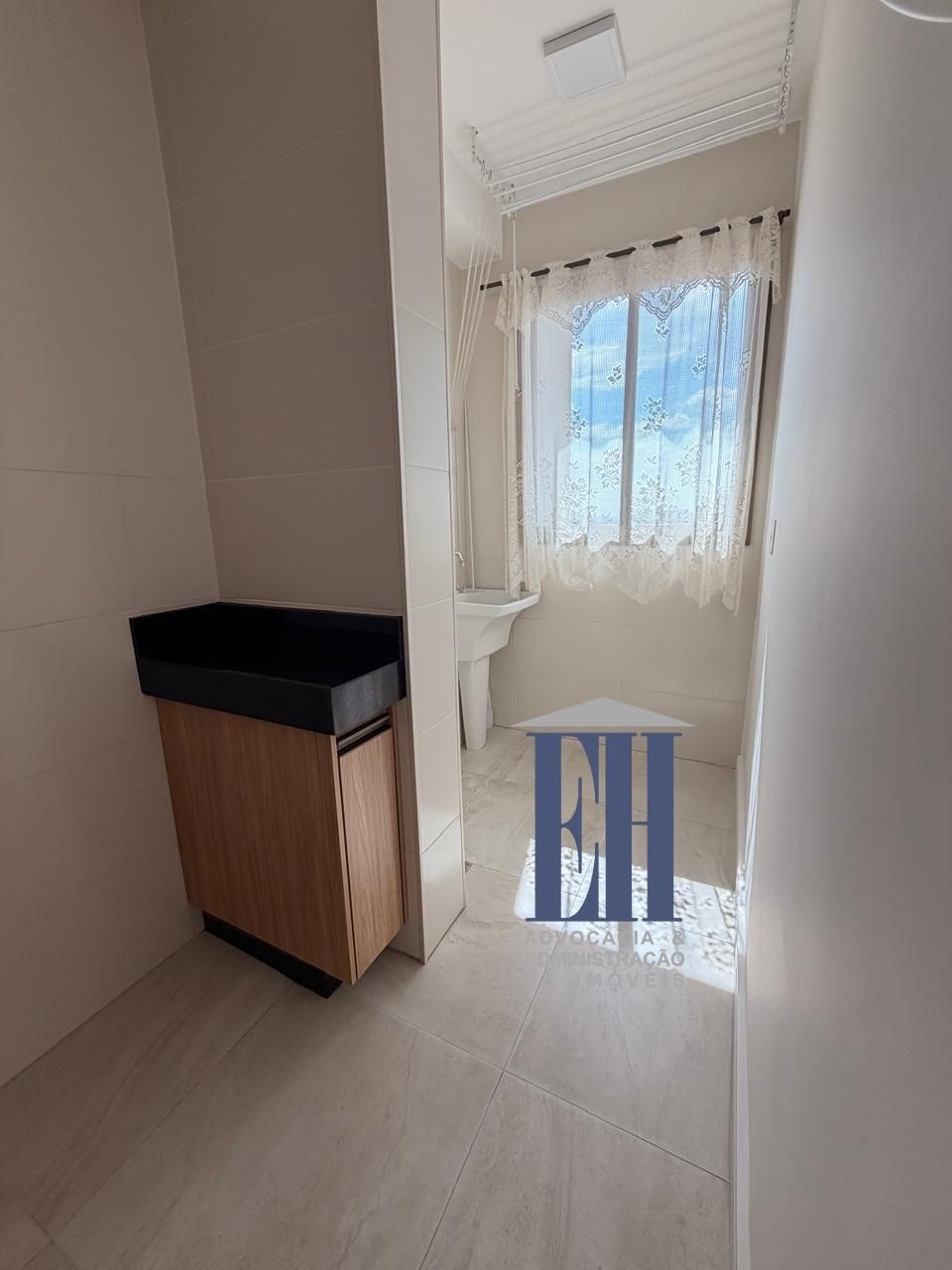 Apartamento 2 quartos semi-mobiliado, 2 vagas e vista panorâmica no Buritis